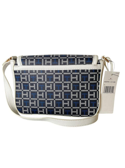 Bolsa crossbody Tommy Hilfiger blanca con monograma azul – Estilo que no pasa desapercibido